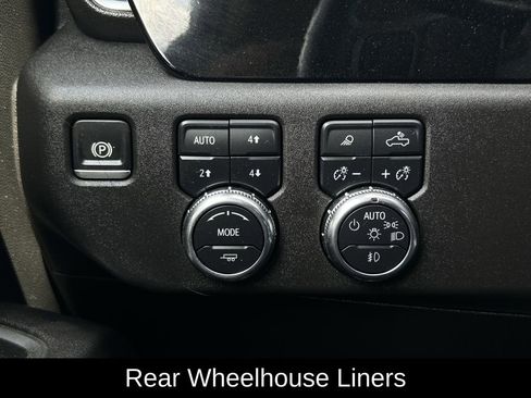 Used 2025 GMC Sierra 2500 SLT w/ SLT Convenience Package image 28