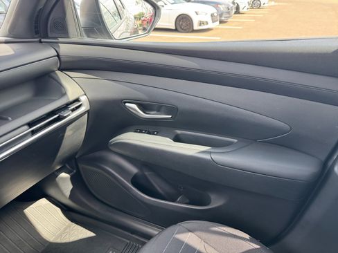 Used 2025 Hyundai Santa Cruz SE FWD image 16
