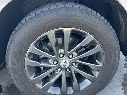 Used 2021 Ford Expedition Limited image 20