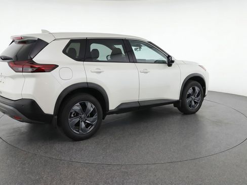 Used 2025 Nissan Rogue SV FWD image 9