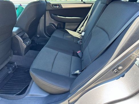 Used 2019 Subaru Outback 2.5i Premium AWD/4WD image 9