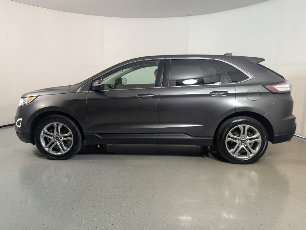 Used 2018 Ford Edge Titanium FWD image 4
