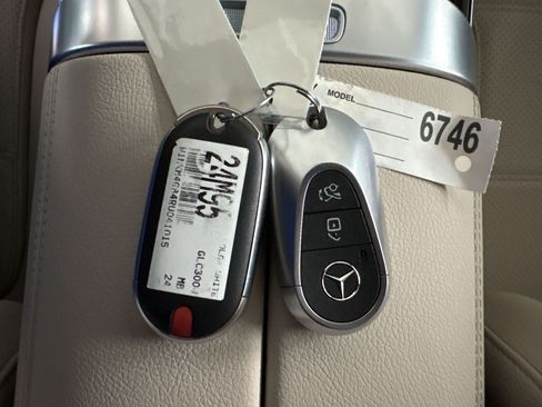 Certified 2024 Mercedes-Benz GLC 300 image 33