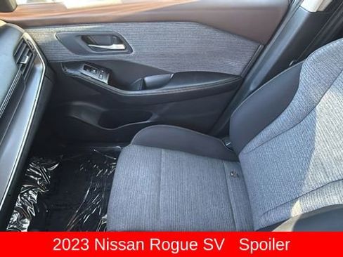 Used 2023 Nissan Rogue SV image 12
