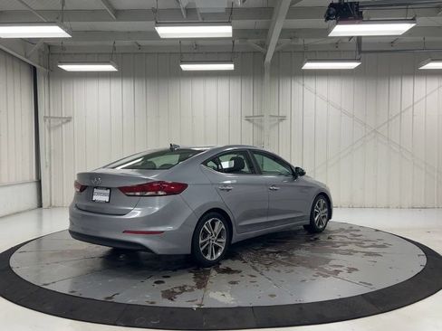 Used 2017 Hyundai Elantra Limited w/ Limited Tech Package 04 FWD image 8
