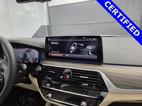 Certified 2023 BMW 530i w/ Convenience Package image 21