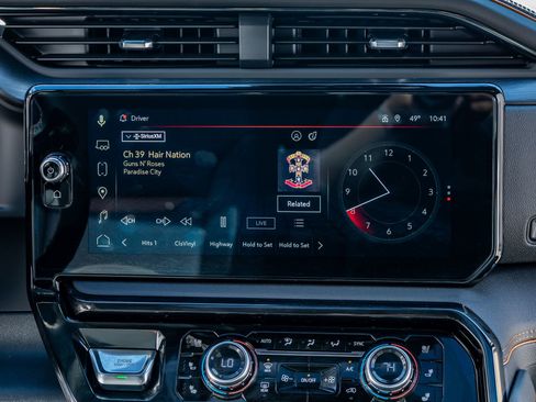 Used 2025 GMC Sierra 2500 AT4 w/ Technology Package image 22