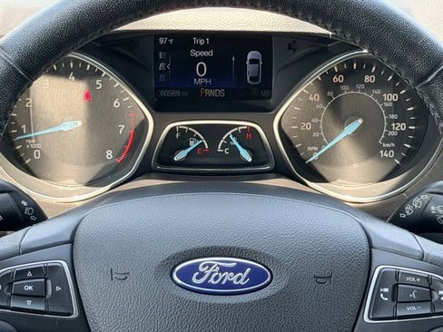 Used 2019 Ford Escape Titanium AWD/4WD image 17