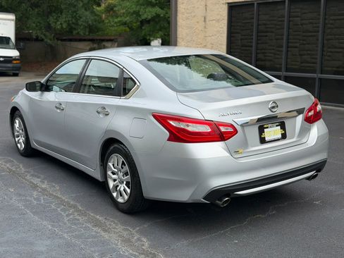 Used 2016 Nissan Altima 2.5 S w/ Power Driver Seat Package FWD image 9