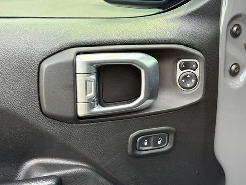 Used 2021 Jeep Wrangler Unlimited Rubicon w/ LED Lighting Group AWD/4WD image 29