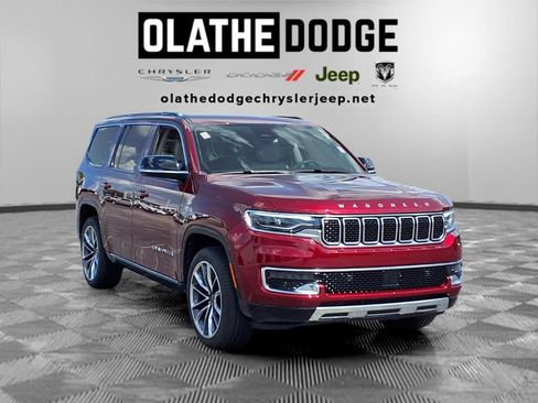 Used 2024 Jeep Wagoneer Series III w/ Premium Group I AWD/4WD image 30