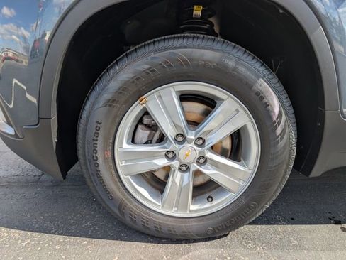 Used 2022 Chevrolet Trax LT w/ LT Convenience Package image 27