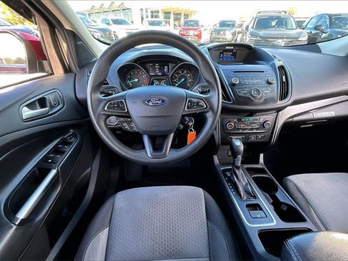 Used 2017 Ford Escape SE image 8