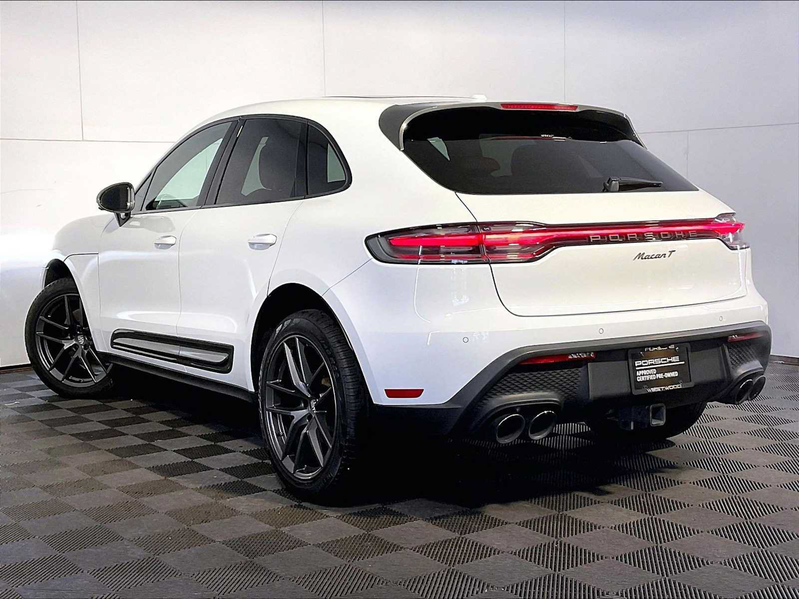 Certified 2023 Porsche Macan Turbo AWD/4WD image 3