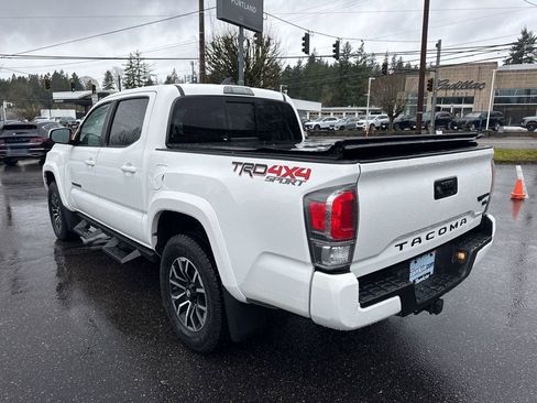 Used 2020 Toyota Tacoma TRD Sport AWD/4WD image 5