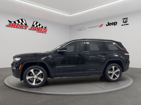 New 2024 Jeep Grand Cherokee Limited 4xe w/ Luxury Tech Group II image 2