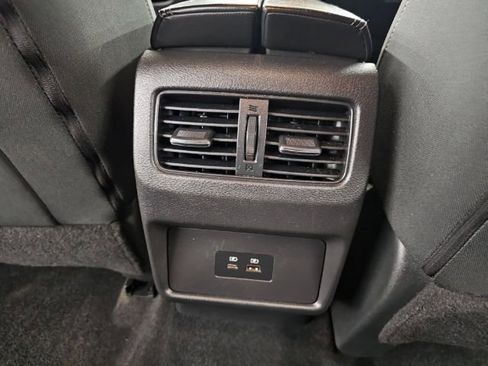 Used 2021 Nissan Rogue SV image 37