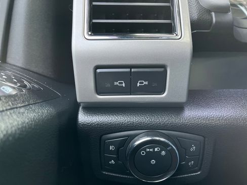 Used 2019 Ford F150 Lariat w/ Equipment Group 502A Luxury image 23