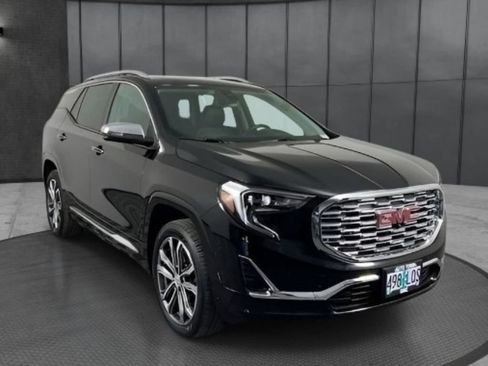 Used 2018 GMC Terrain Denali w/ Advanced Safety Package AWD/4WD image 5