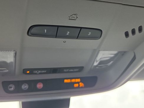Used 2022 GMC Terrain SLT AWD/4WD image 14