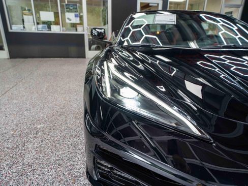 Used 2020 Chevrolet Corvette Stingray Preferred Cpe w/ 2LT Preferred Equipment Group RWD image 32
