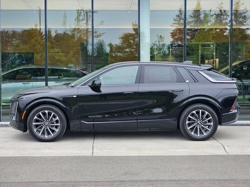 New 2026 Cadillac Lyriq Sport AWD/4WD image 2