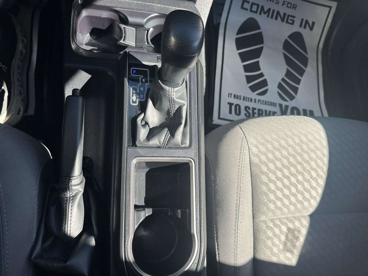 Used 2022 Toyota Tacoma SR AWD/4WD image 17
