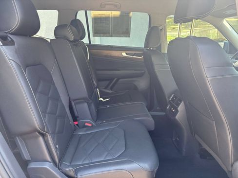 Used 2026 Volkswagen Atlas SE FWD image 36