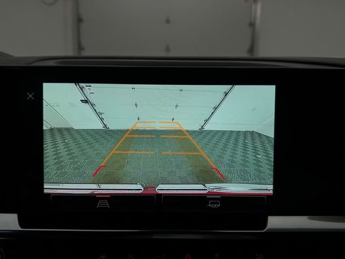 Used 2025 GMC Sierra 1500 Elevation image 4