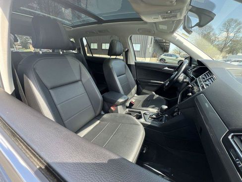 Used 2019 Volkswagen Tiguan SEL AWD/4WD image 24