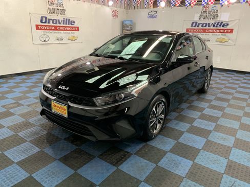 Used 2023 Kia Forte LXS image 1
