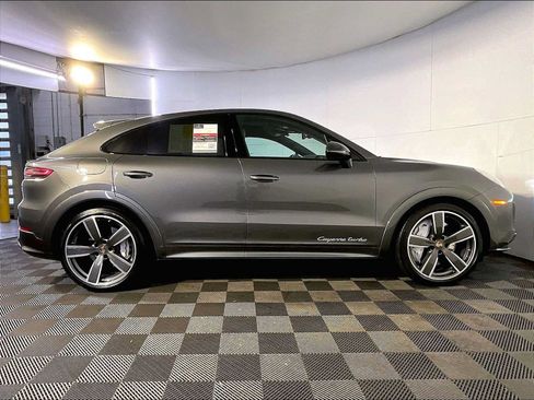 Certified 2022 Porsche Cayenne Turbo AWD/4WD image 8