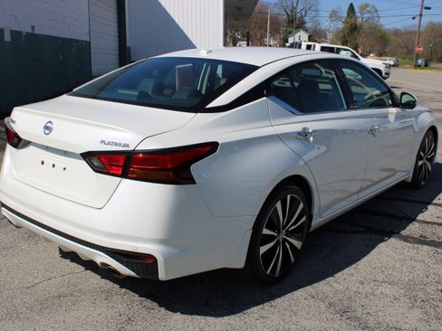 Used 2019 Nissan Altima 2.5 Platinum image 6