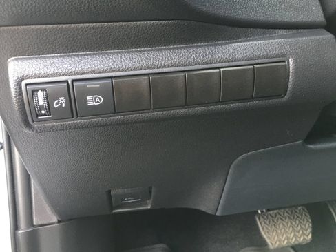 Used 2025 Toyota Corolla SE FWD image 17