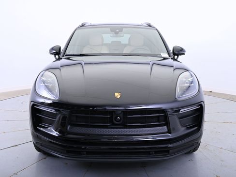 Used 2025 Porsche Macan image 10