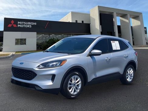 Used 2020 Ford Escape SE FWD image 1