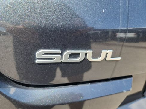 Used 2023 Kia Soul LX w/ Option Group 015 FWD image 32