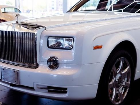 Used 2010 Rolls-Royce Phantom Sedan image 3
