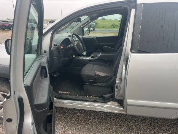 Used 2010 Nissan Titan SE w/ SE Value Truck Pkg AWD/4WD image 5