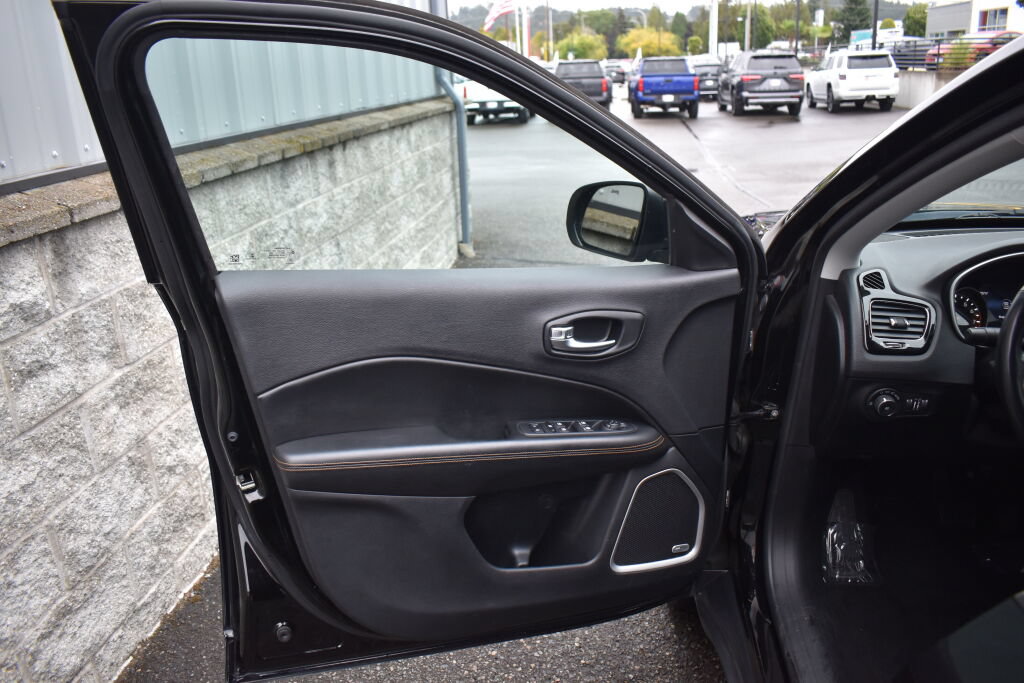 Used 2021 Jeep Compass Limited w/ Sun and Sound Group AWD/4WD image 17