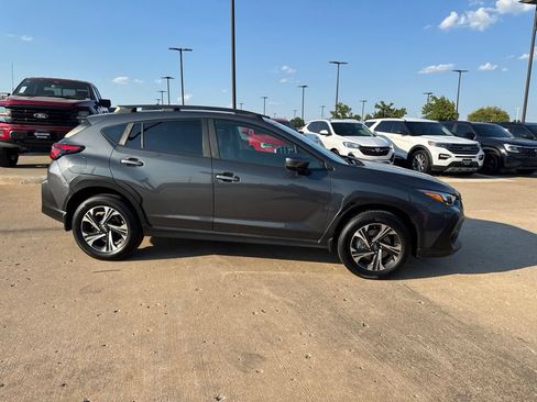 Used 2024 Subaru Crosstrek 2.0i Premium AWD/4WD image 2