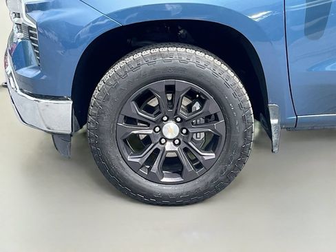 Used 2024 Chevrolet Silverado 1500 LTZ AWD/4WD image 32
