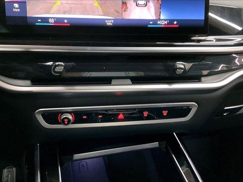 Used 2023 BMW X7 xDrive40i w/ M Sport Package image 35