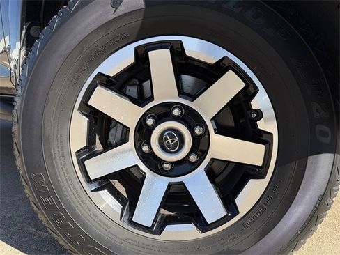 Certified 2021 Toyota 4Runner TRD Off-Road Premium image 10