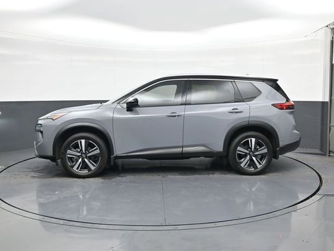 Used 2025 Nissan Rogue SL w/ SL Premium Package image 4