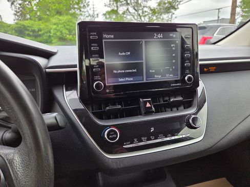 Used 2021 Toyota Corolla LE FWD image 17
