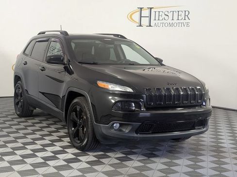 Used 2016 Jeep Cherokee Latitude w/ Comfort/Convenience Group AWD/4WD image 2