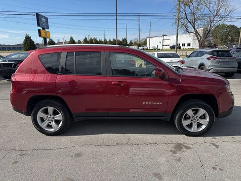 Used 2017 Jeep Compass Latitude image 5