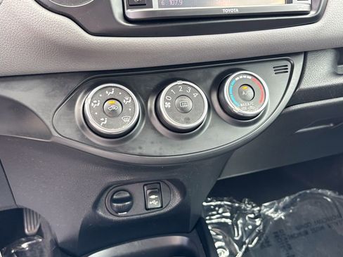 Used 2015 Toyota Yaris LE image 23