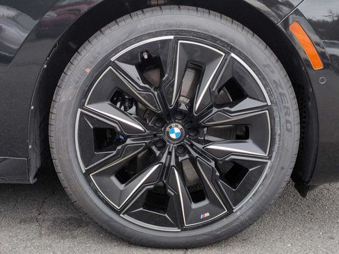 Used 2023 BMW 760i xDrive AWD/4WD image 14